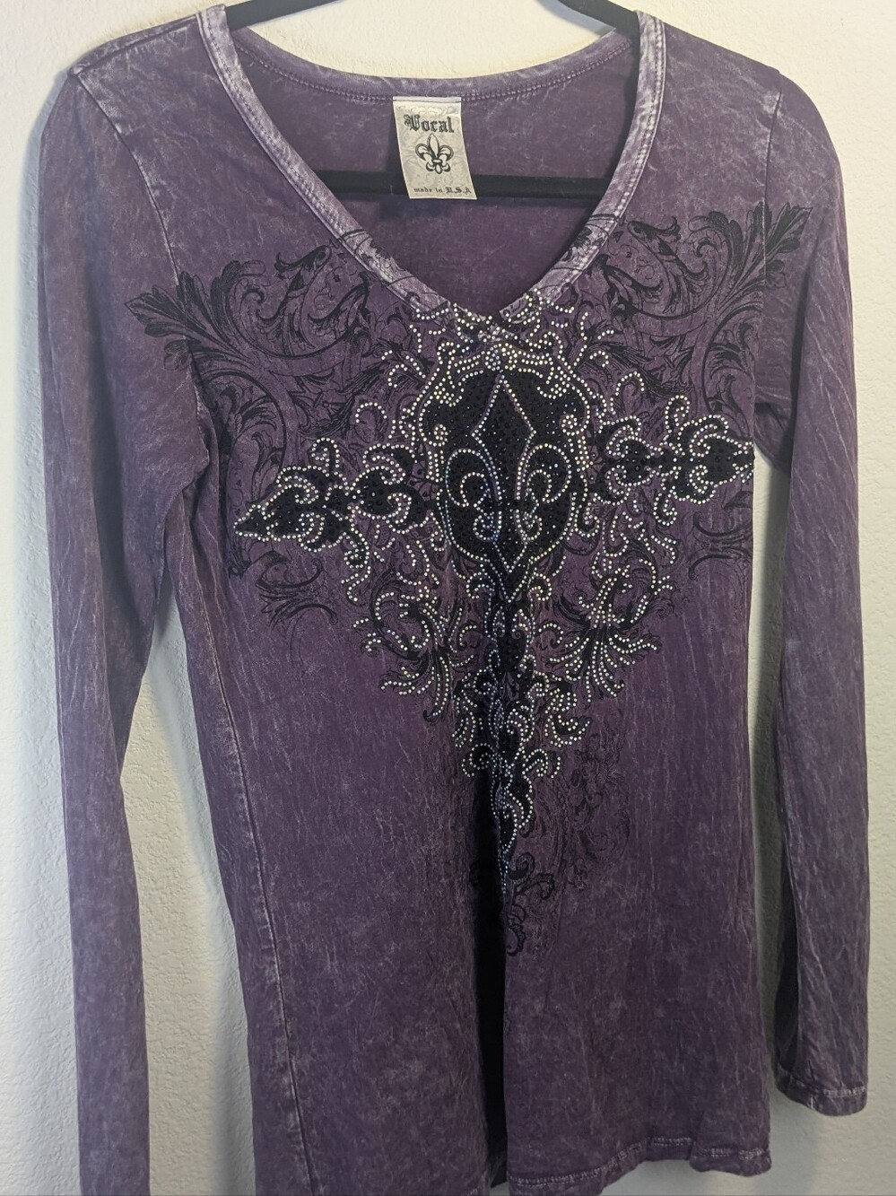 Vocal Purple Embellished Fleur De Lis Long Sleeve Acid Wash Top Women's Large